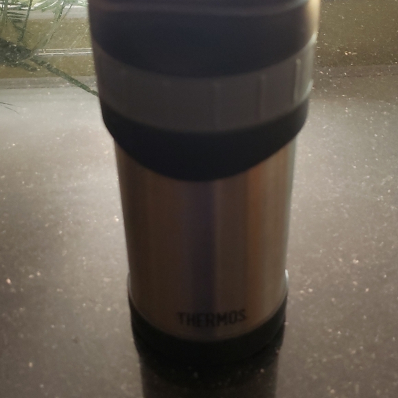 8 assorted thermoses - Picture 10 of 10